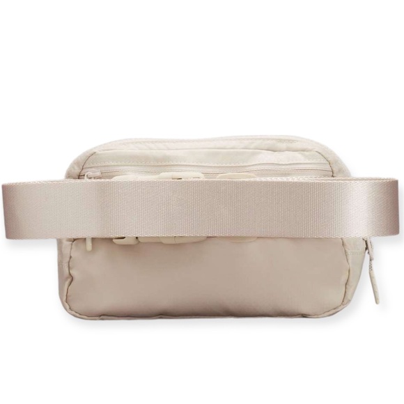 Lululemon Everywhere Belt Bag 1L OG White Opal - Picture 4 of 12
